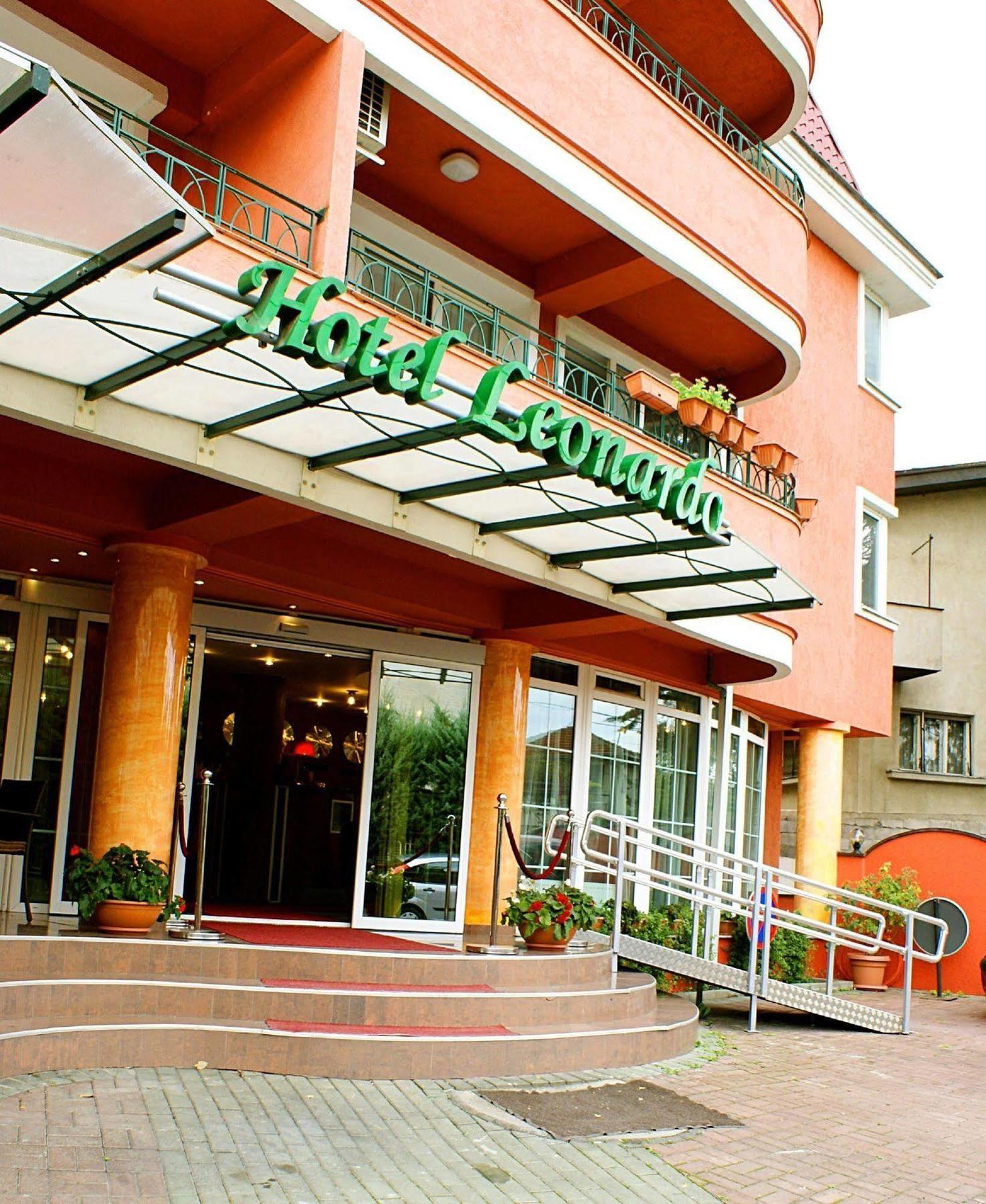 Leonardo Hotel Скоп'є Екстер'єр фото