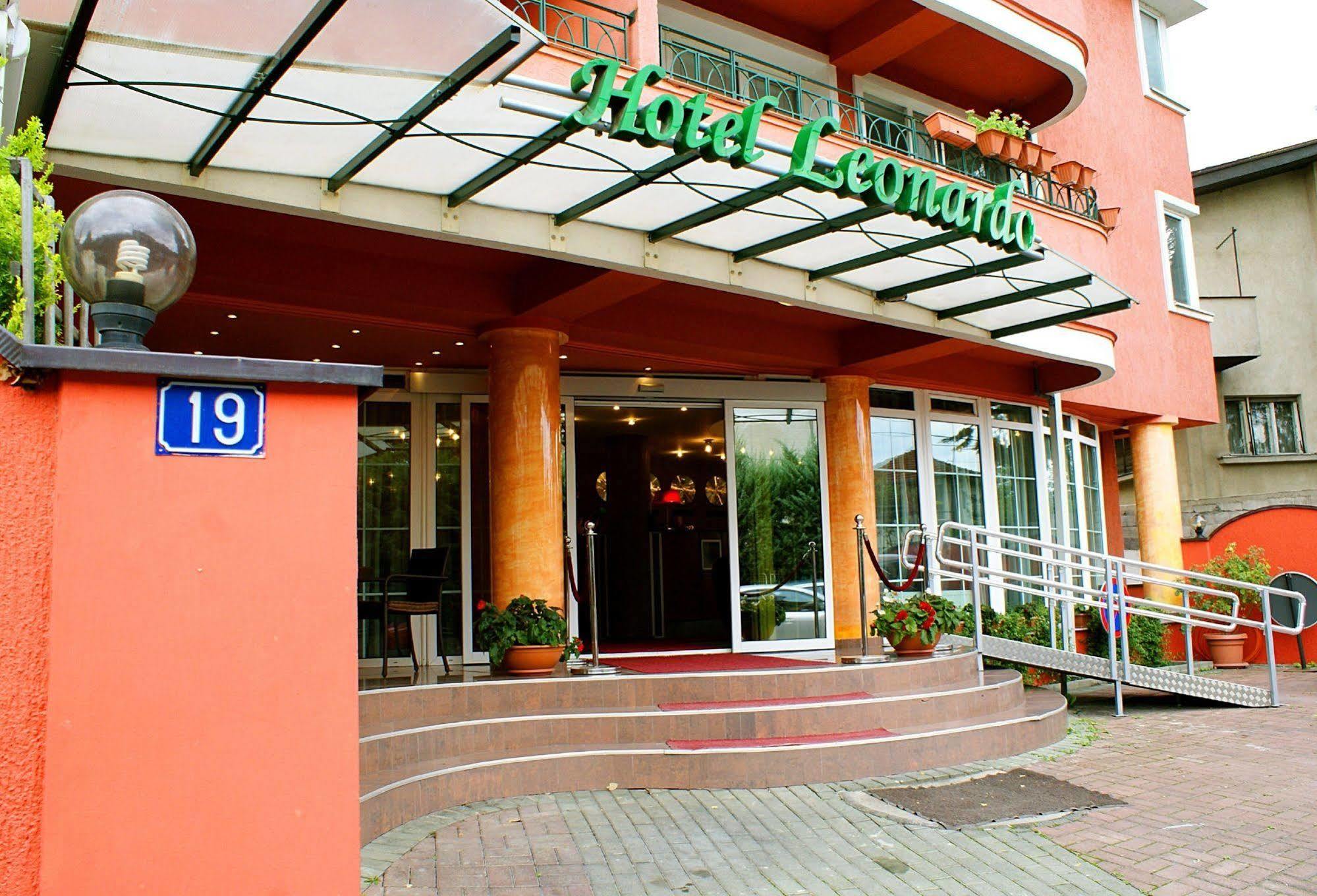 Leonardo Hotel Скоп'є Екстер'єр фото