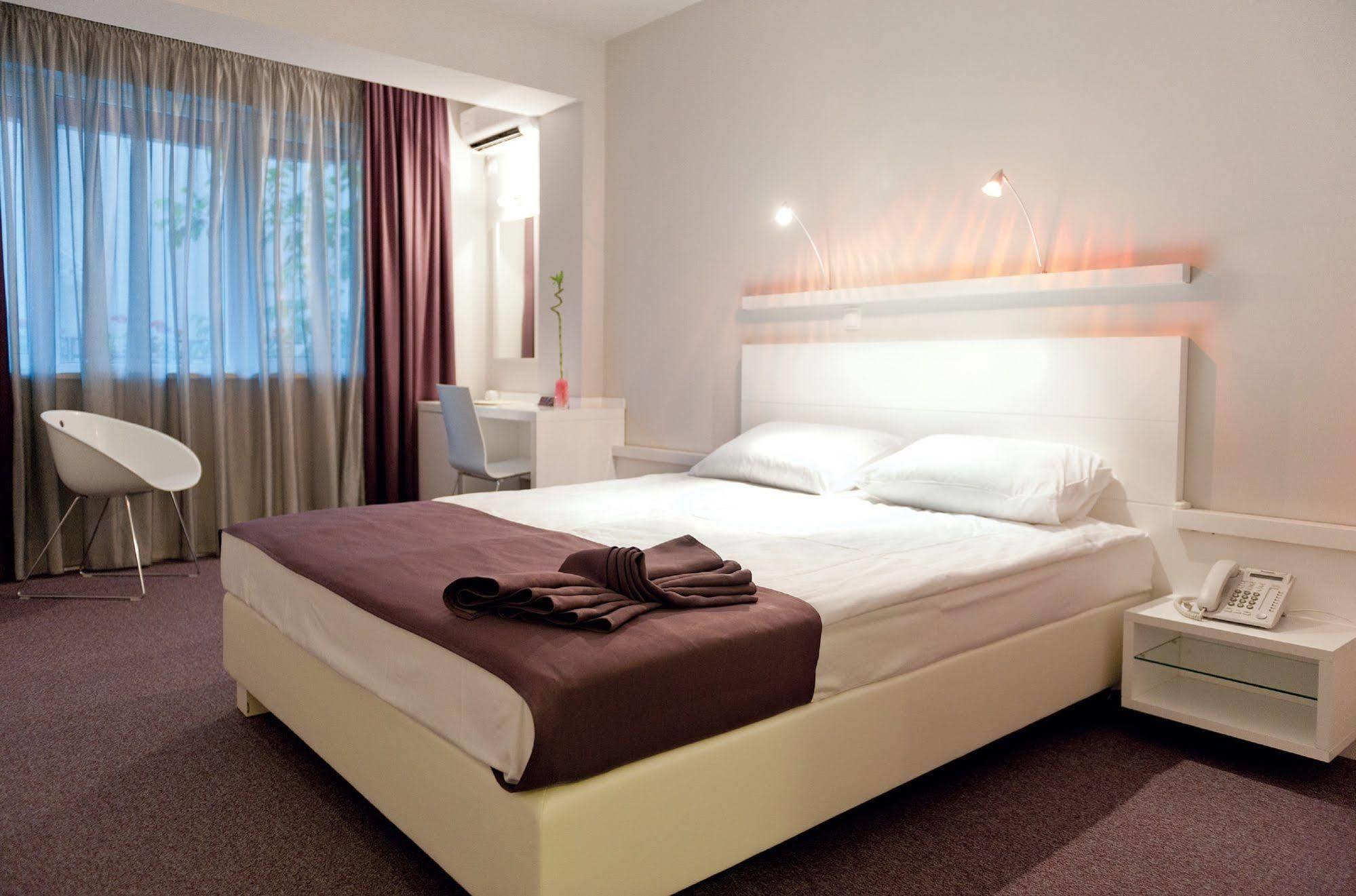 Leonardo Hotel Скоп'є Екстер'єр фото