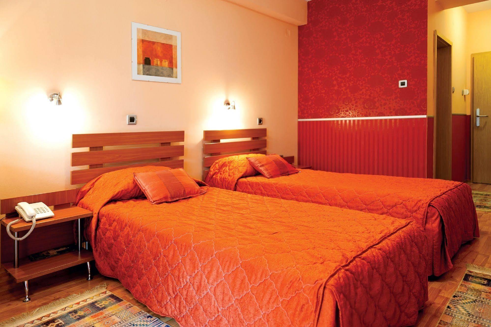 Leonardo Hotel Скоп'є Екстер'єр фото