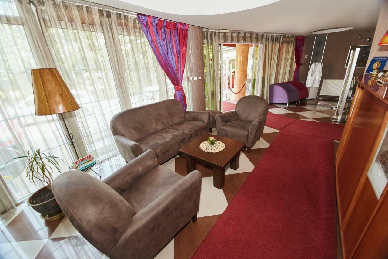 Leonardo Hotel Скоп'є Екстер'єр фото
