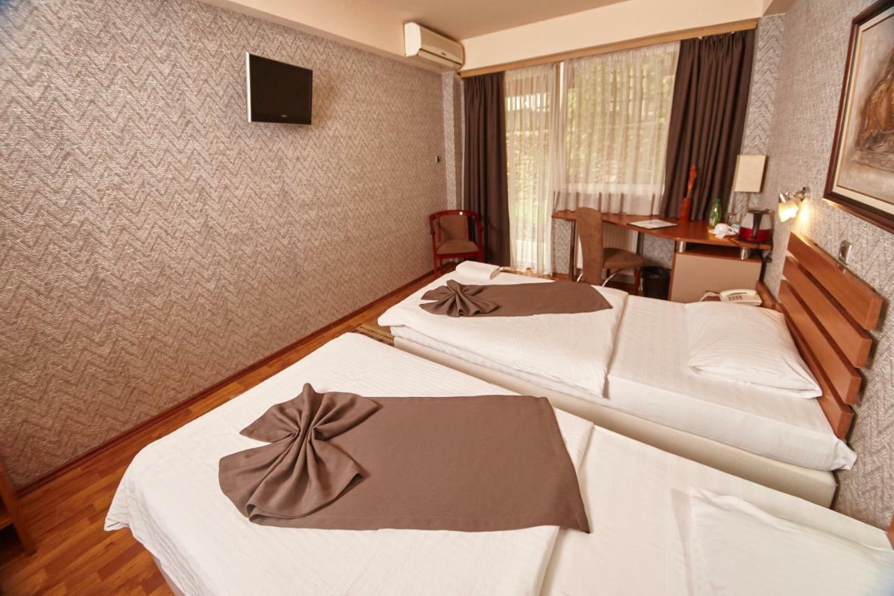 Leonardo Hotel Скоп'є Екстер'єр фото