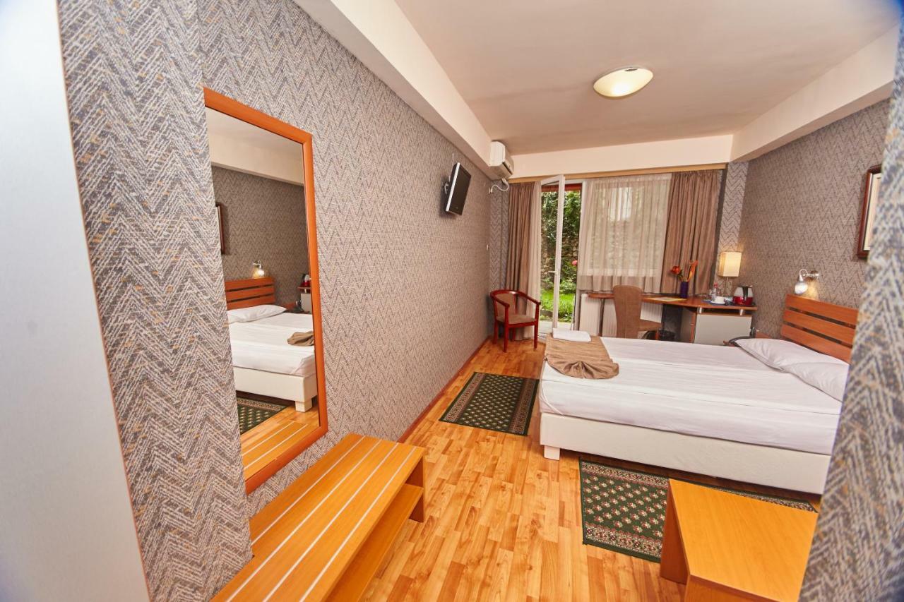 Leonardo Hotel Скоп'є Екстер'єр фото