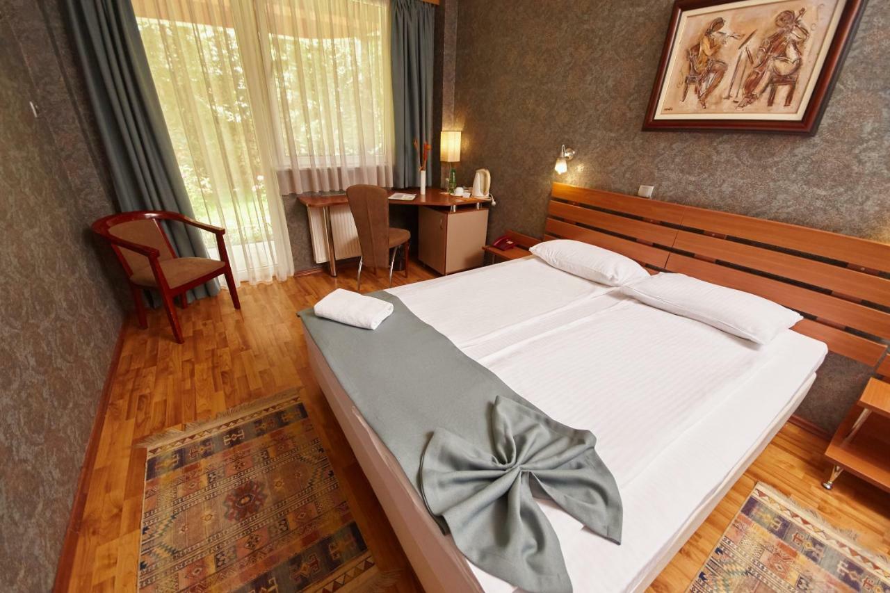 Leonardo Hotel Скоп'є Екстер'єр фото
