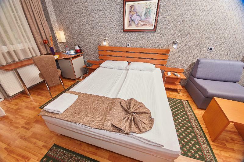 Leonardo Hotel Скоп'є Екстер'єр фото