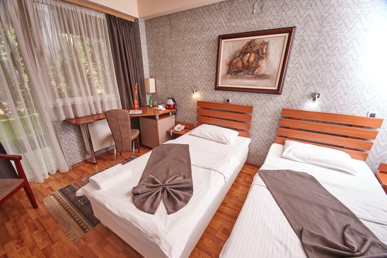 Leonardo Hotel Скоп'є Екстер'єр фото